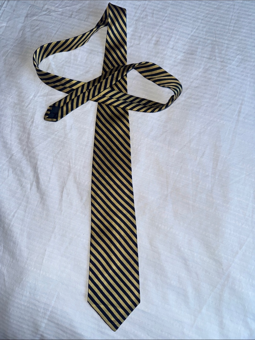 Brooks Brothers Black & Gold Diagonal Stripe Silk Tie